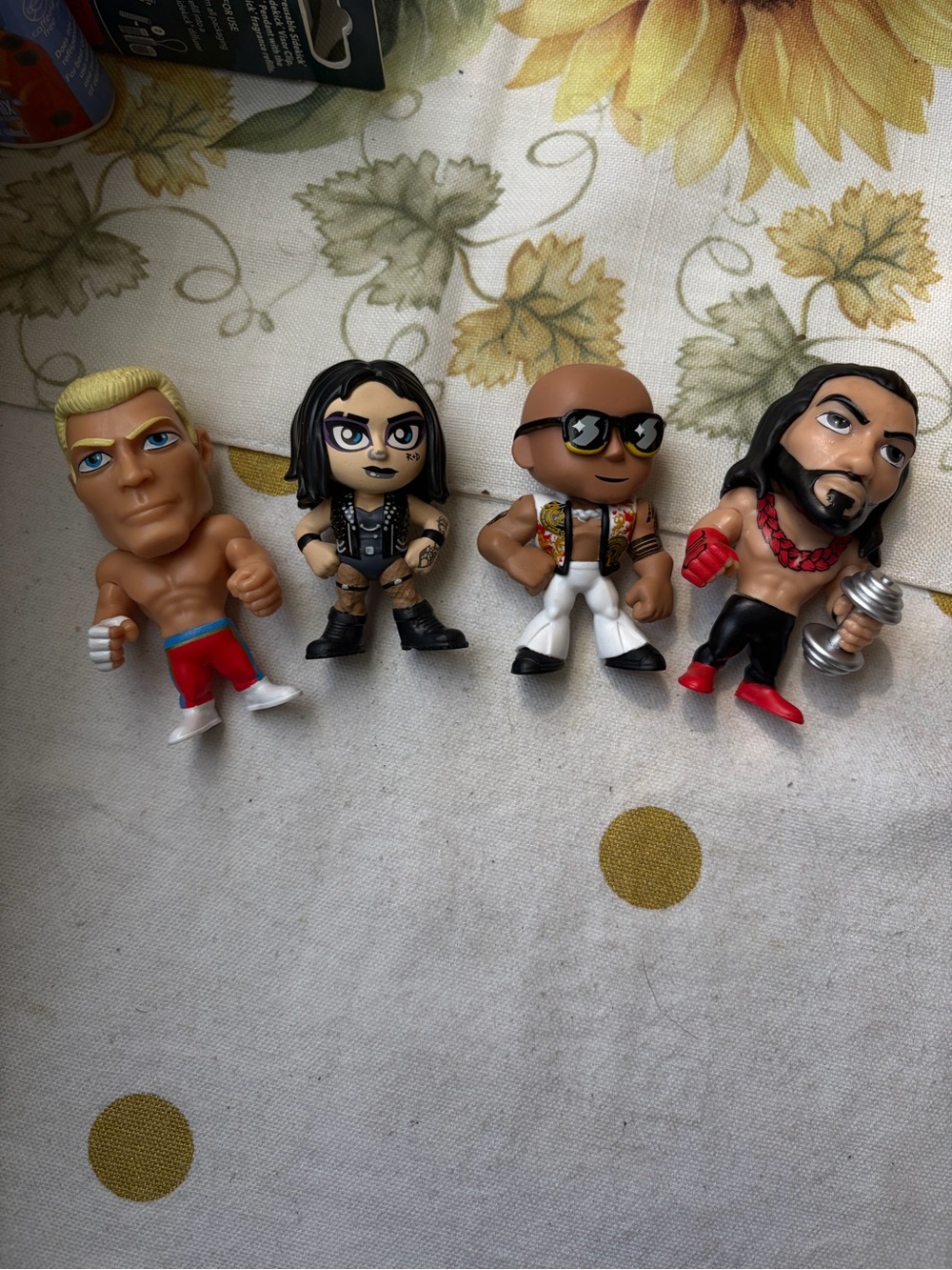 WWE Mini Action Figures Set - Assorted Colors